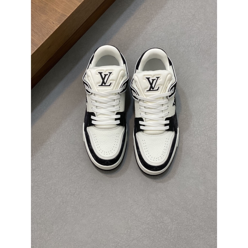 l**is V*t*n sneakers